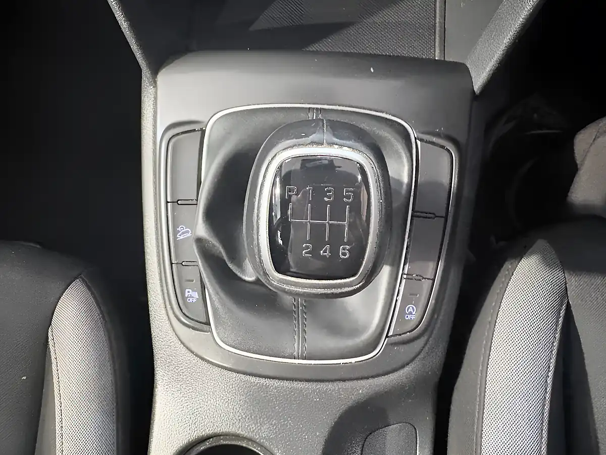 Used 2020 Hyundai Kona Play Black - Interior and Exterior details 10