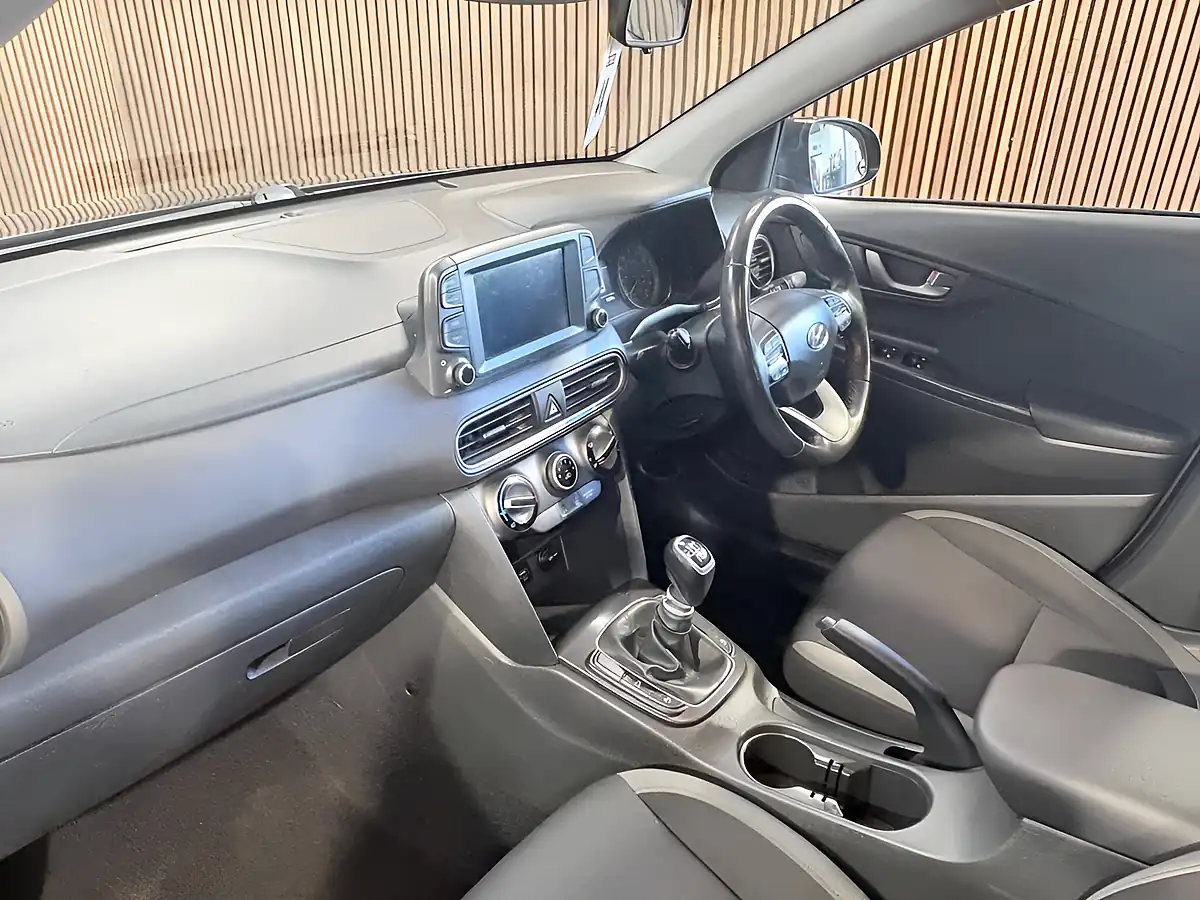 Used 2020 Hyundai Kona Play Black - Interior and Exterior details 11