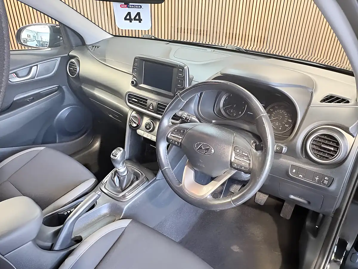 Used 2020 Hyundai Kona Play Black - Interior and Exterior details 12
