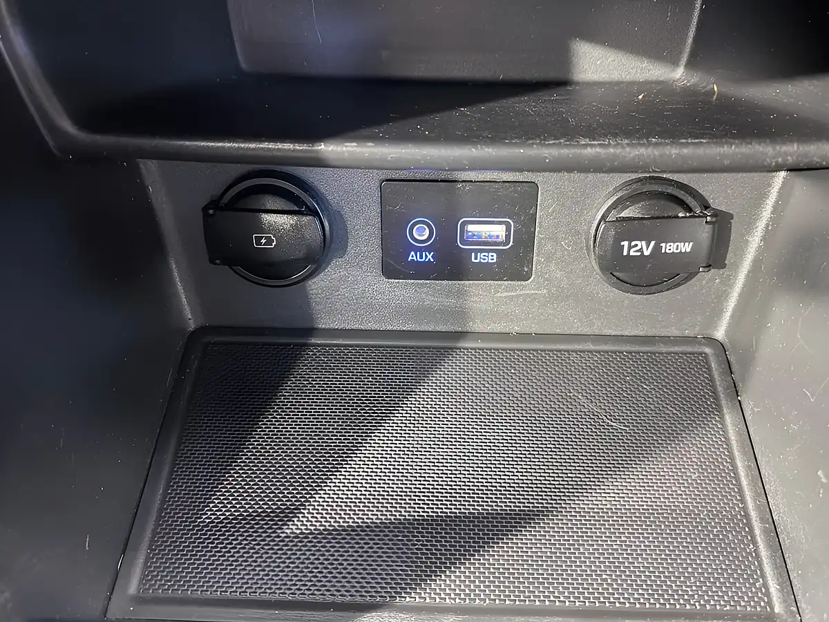 Used 2020 Hyundai Kona Play Black - Interior and Exterior details 18