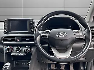 Used 2020 Hyundai Kona Play Black - Interior and Exterior details 11
