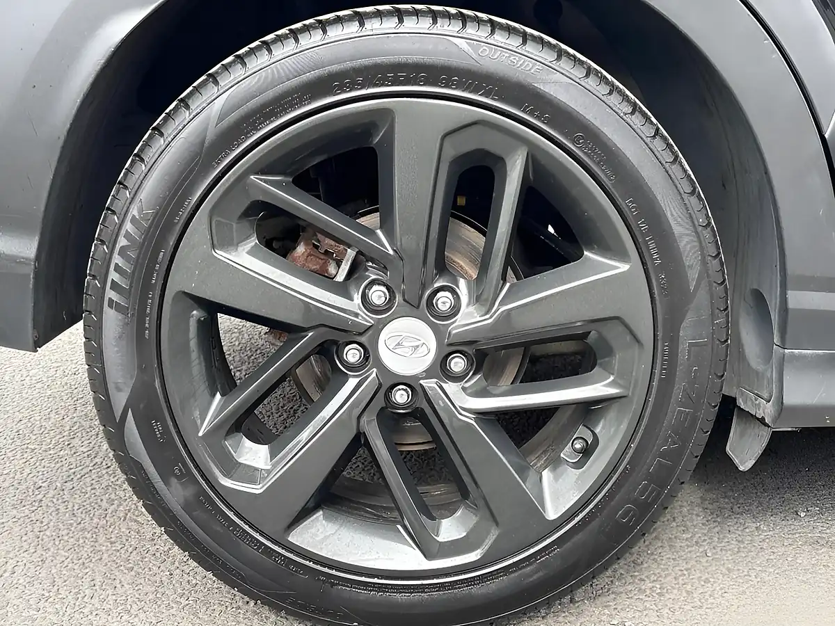 Used 2020 Hyundai Kona Play Black - Interior and Exterior details 20
