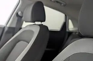Used 2020 Hyundai Kona Play White - Interior and Exterior details 12