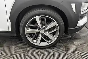 Used 2020 Hyundai Kona Play White - Interior and Exterior details 19