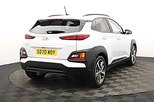 Used 2020 Hyundai Kona Play White - Interior and Exterior details 3