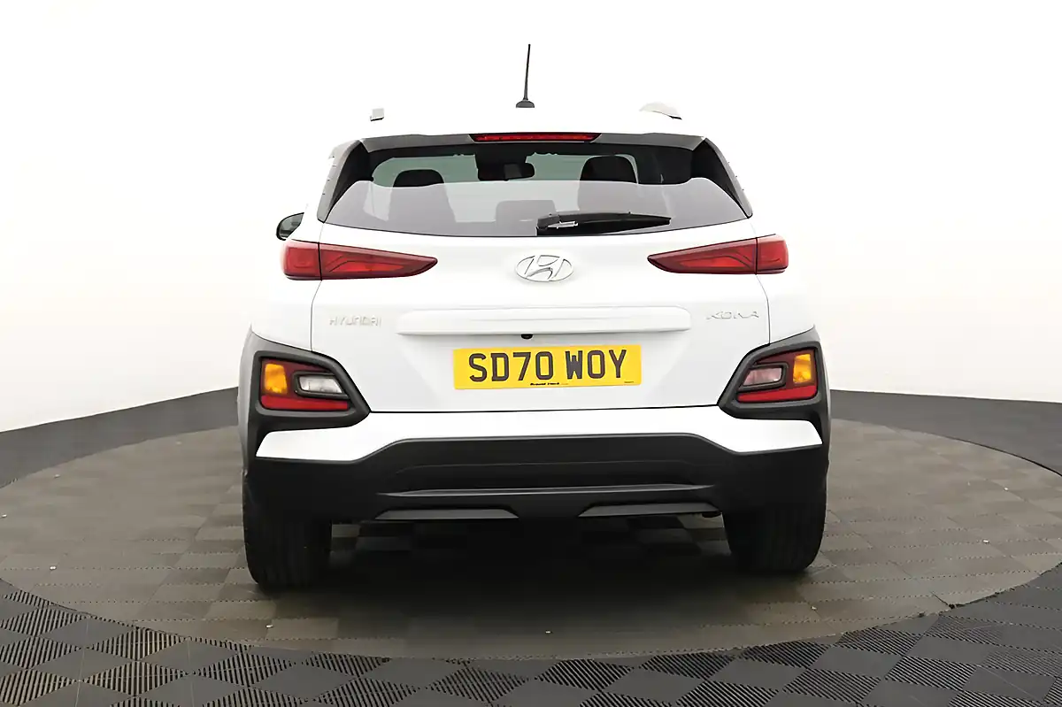 Used 2020 Hyundai Kona Play White - Interior and Exterior details 4