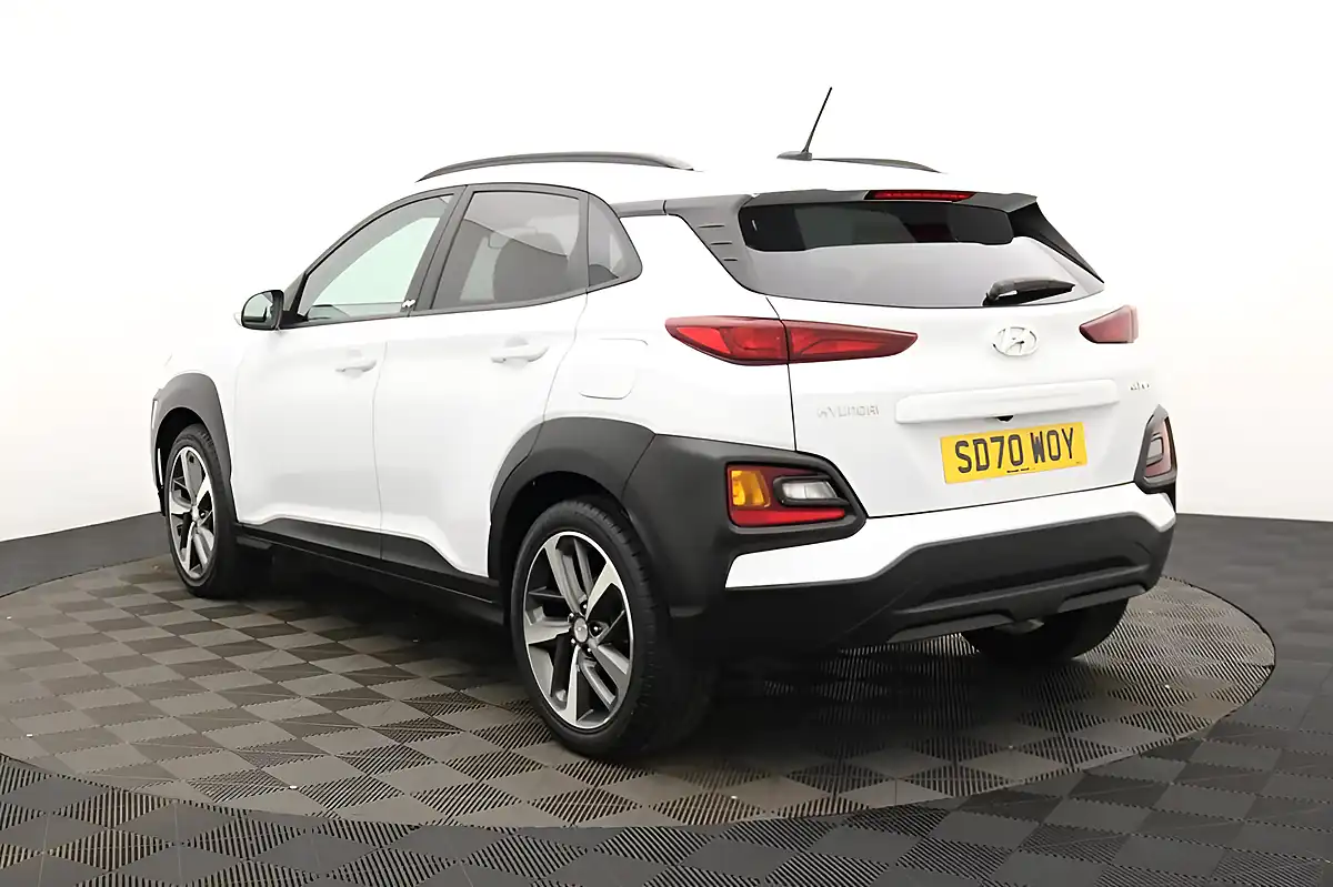Used 2020 Hyundai Kona Play White - Interior and Exterior details 5