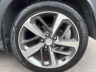 Used 2020 Hyundai Kona Play White - Interior and Exterior details 10