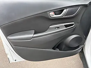 Used 2020 Hyundai Kona Play White - Interior and Exterior details 15