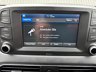 Used 2020 Hyundai Kona Play White - Interior and Exterior details 17