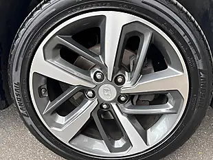 Used 2020 Hyundai Kona Play White - Interior and Exterior details 9