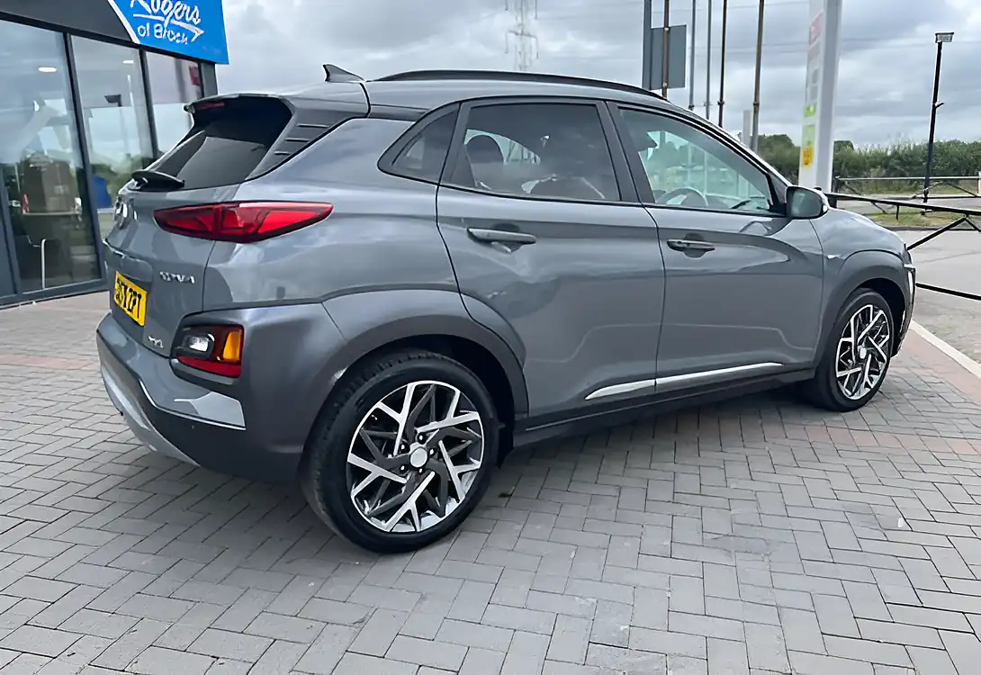 Used 2020 Hyundai Kona Premium Galactic Grey - Interior and Exterior details 8