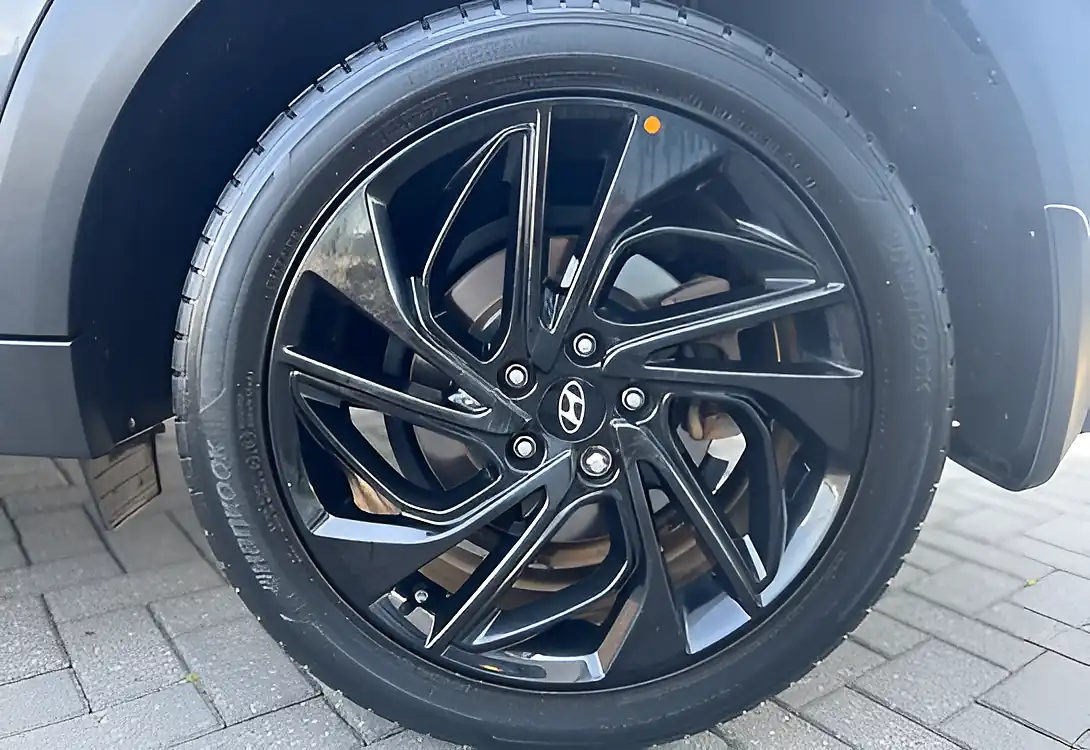 Used 2020 Hyundai Tucson N Line Grey - Interior and Exterior details 11