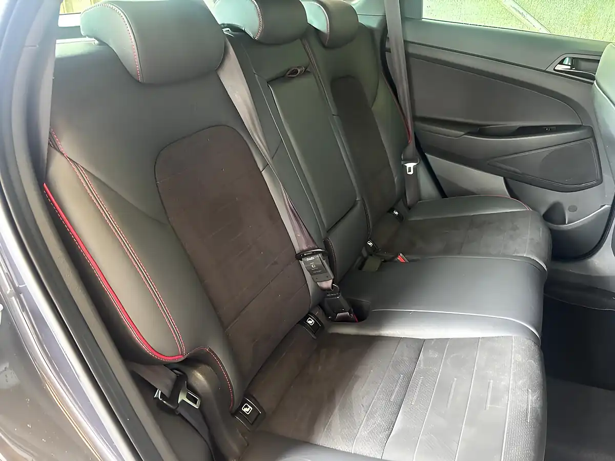 Used 2020 Hyundai Tucson N-Line Shadow Grey - Interior and Exterior details 4