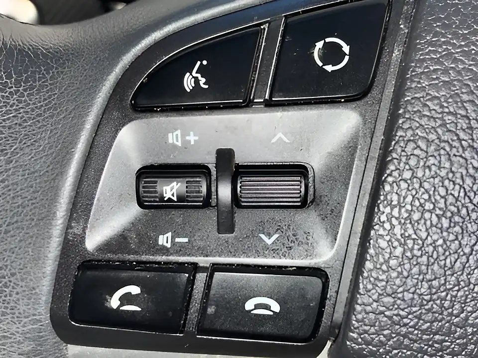 Used 2020 Hyundai Tucson S Connect Grey - Interior and Exterior details 14