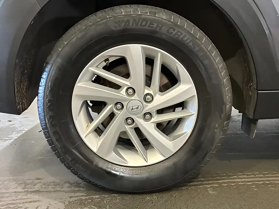 Used 2020 Hyundai Tucson S Connect Grey - Interior and Exterior details 15