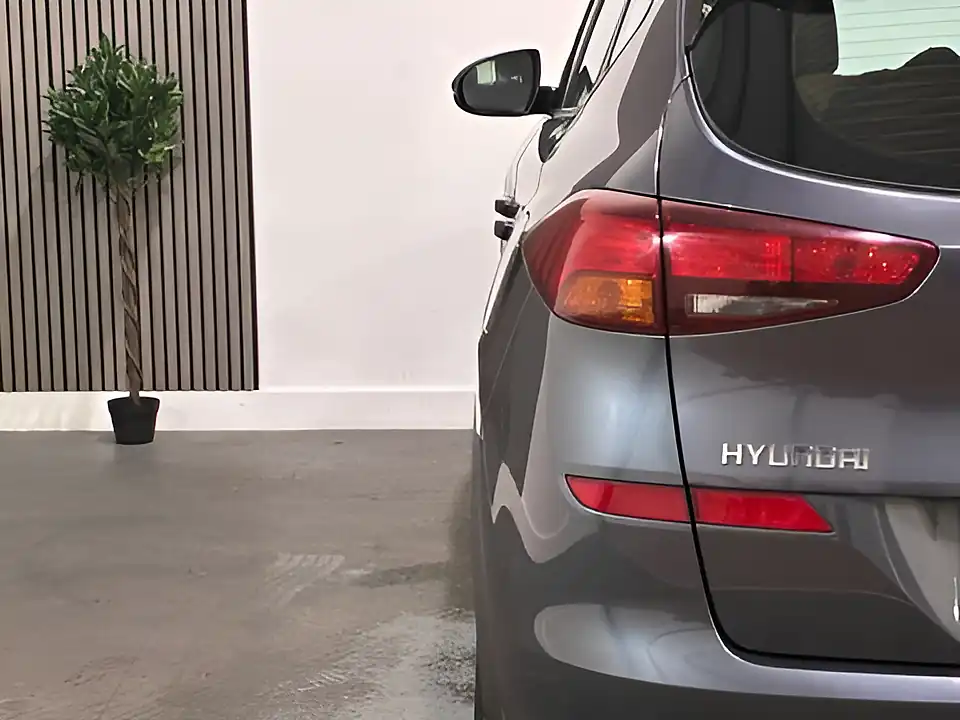 Used 2020 Hyundai Tucson S Connect Grey - Interior and Exterior details 18