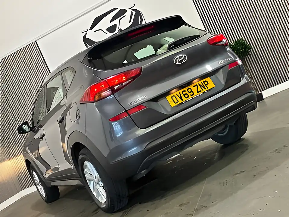 Used 2020 Hyundai Tucson S Connect Grey - Interior and Exterior details 8