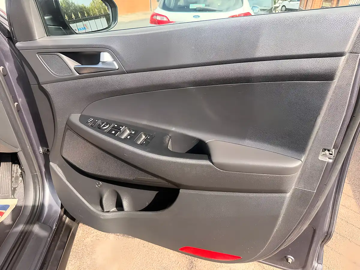 Used 2020 Hyundai Tucson Se Nav Grey - Interior and Exterior details 16