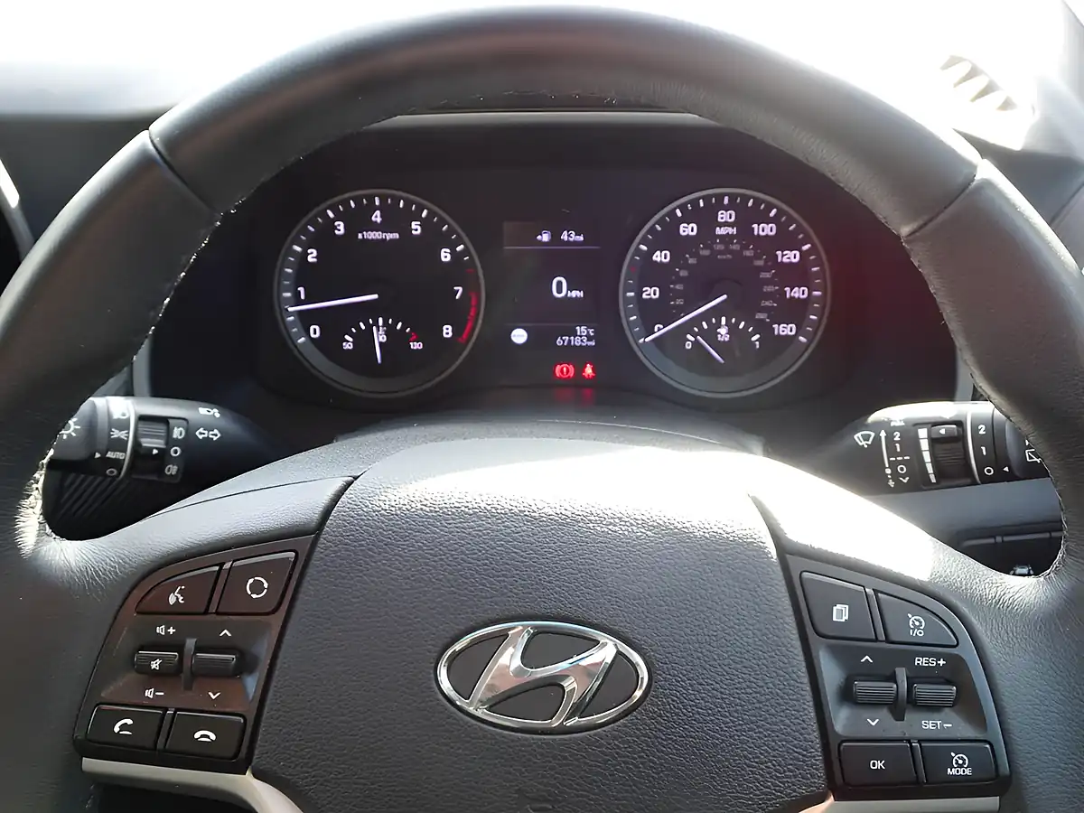 Used 2020 Hyundai Tucson Se Nav Phantom Black - Interior and Exterior details 5