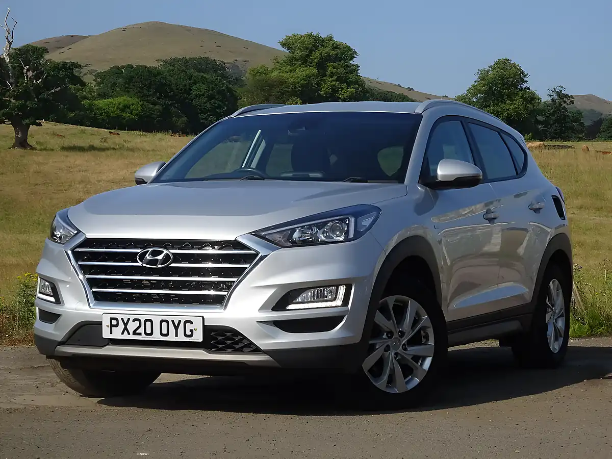 Used 2020 Hyundai Tucson Se Nav Platinum Silver - Interior and Exterior details 2