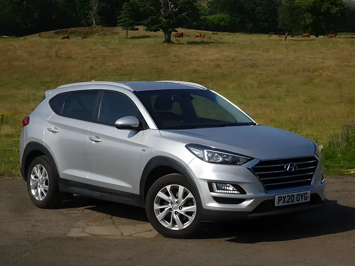Used 2020 Hyundai Tucson Se Nav Platinum Silver - Interior and Exterior details 5