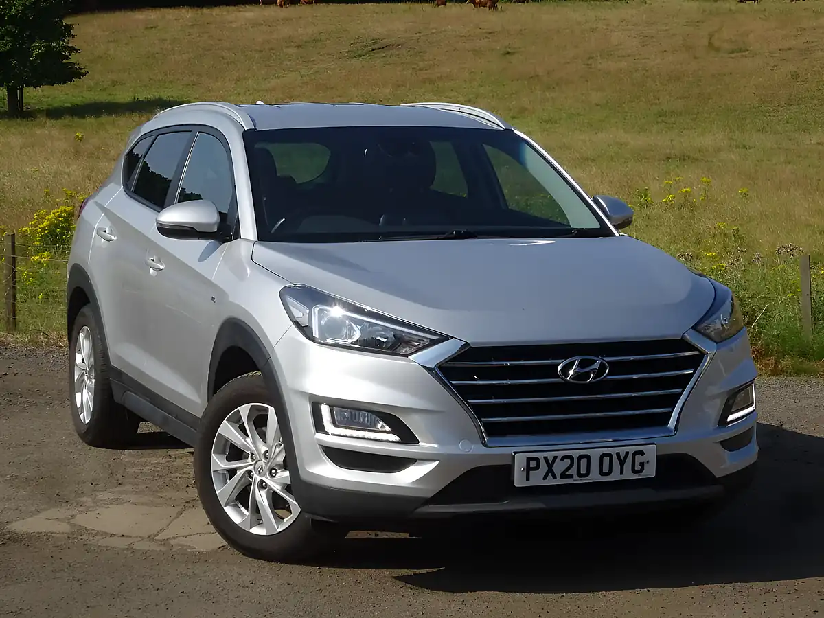 Used 2020 Hyundai Tucson Se Nav Platinum Silver - Interior and Exterior details 6