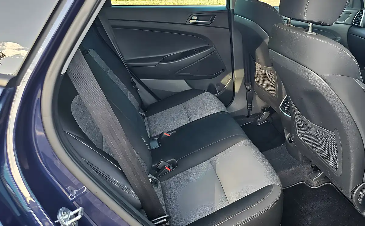 Used 2020 Hyundai Tucson Se Nav Stellar Blue - Interior and Exterior details 14