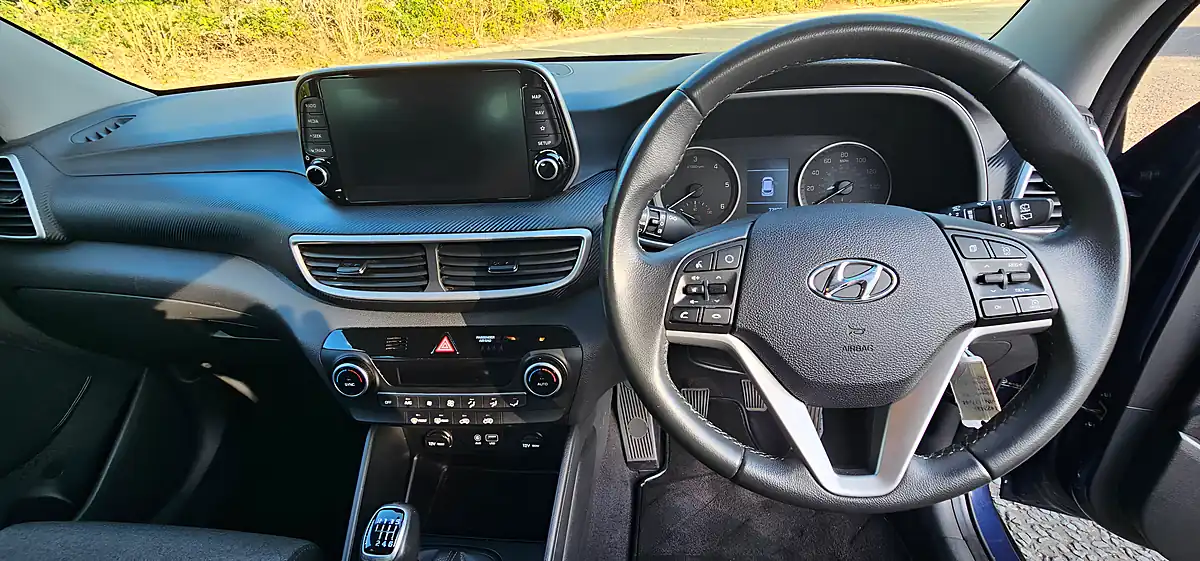 Used 2020 Hyundai Tucson Se Nav Stellar Blue - Interior and Exterior details 18