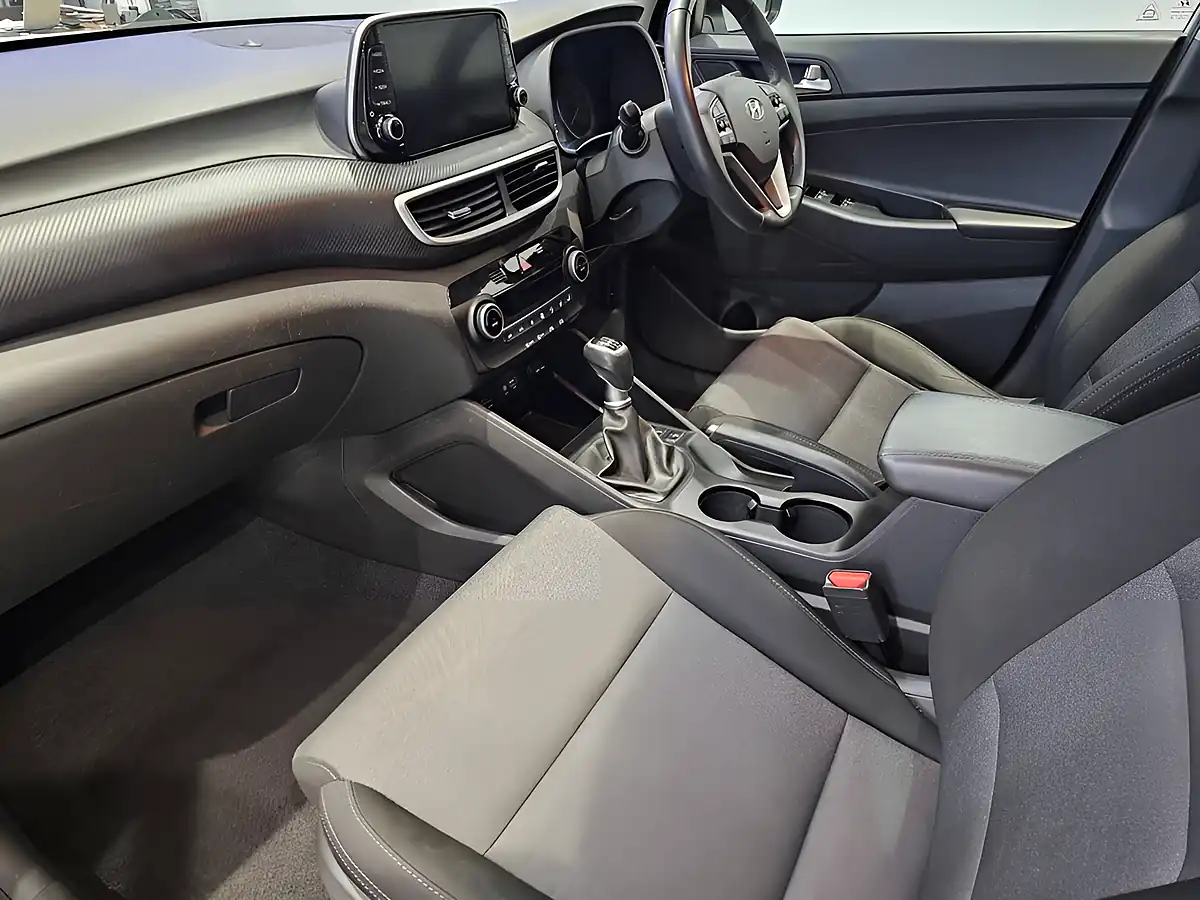 Used 2020 Hyundai Tucson Se Nav White - Interior and Exterior details 16