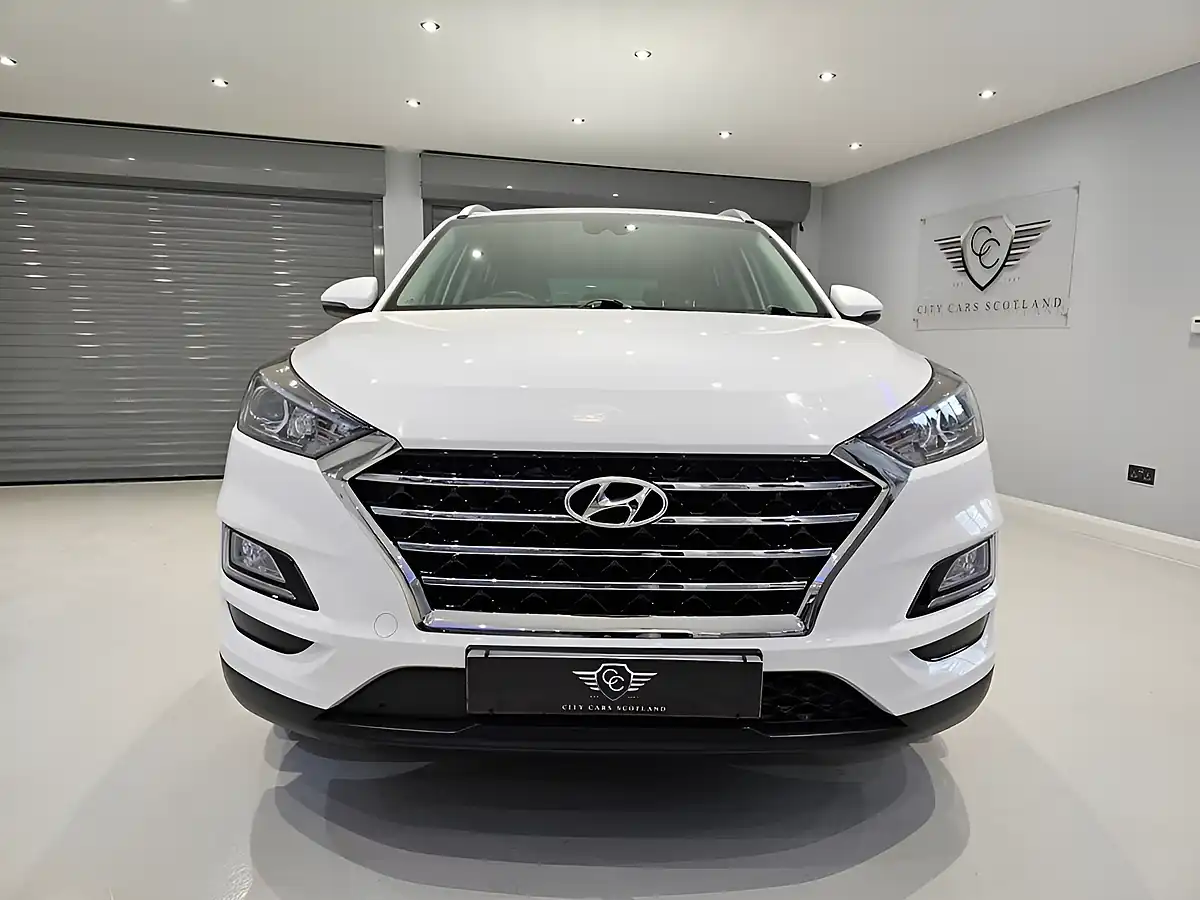 Used 2020 Hyundai Tucson Se Nav White - Interior and Exterior details 2