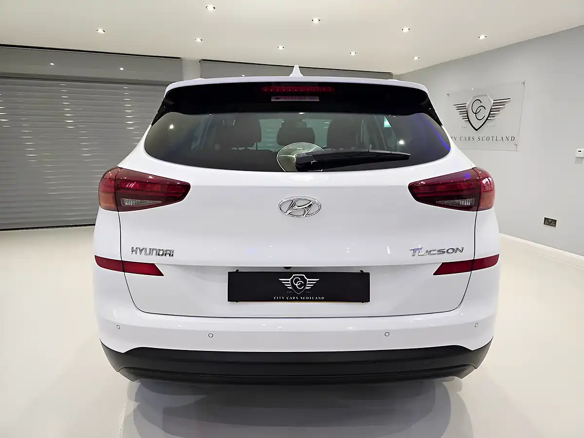 Used 2020 Hyundai Tucson Se Nav White - Interior and Exterior details 5