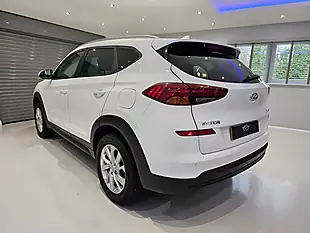 Used 2020 Hyundai Tucson Se Nav White - Interior and Exterior details 6