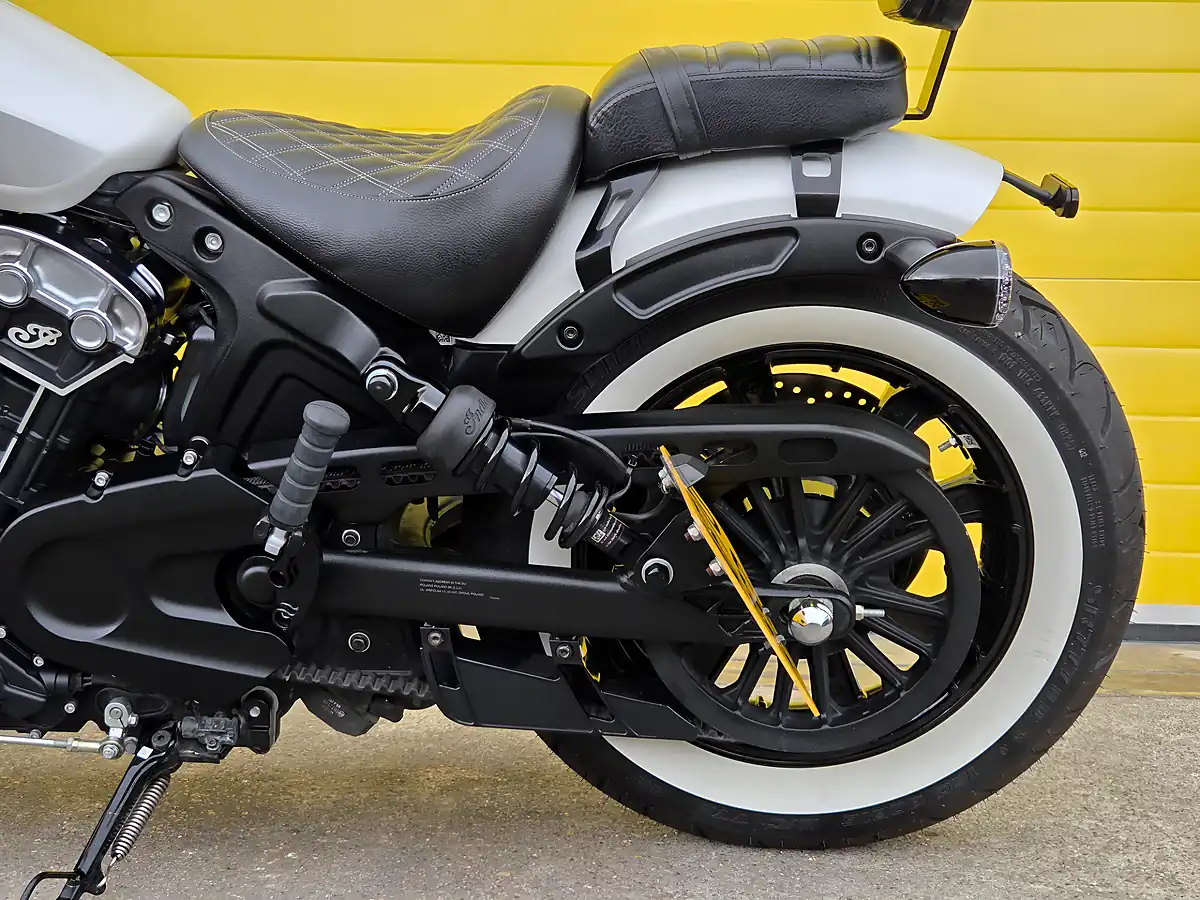 Used 2020 Indian Scout Bobber White - Interior and Exterior details 10