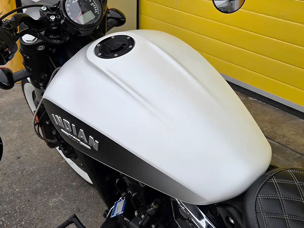 Used 2020 Indian Scout Bobber White - Interior and Exterior details 12