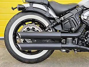 Used 2020 Indian Scout Bobber White - Interior and Exterior details 14