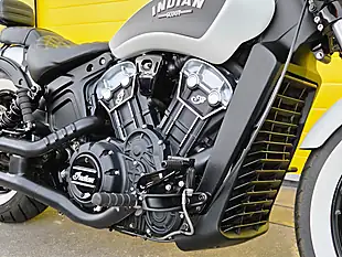 Used 2020 Indian Scout Bobber White - Interior and Exterior details 16