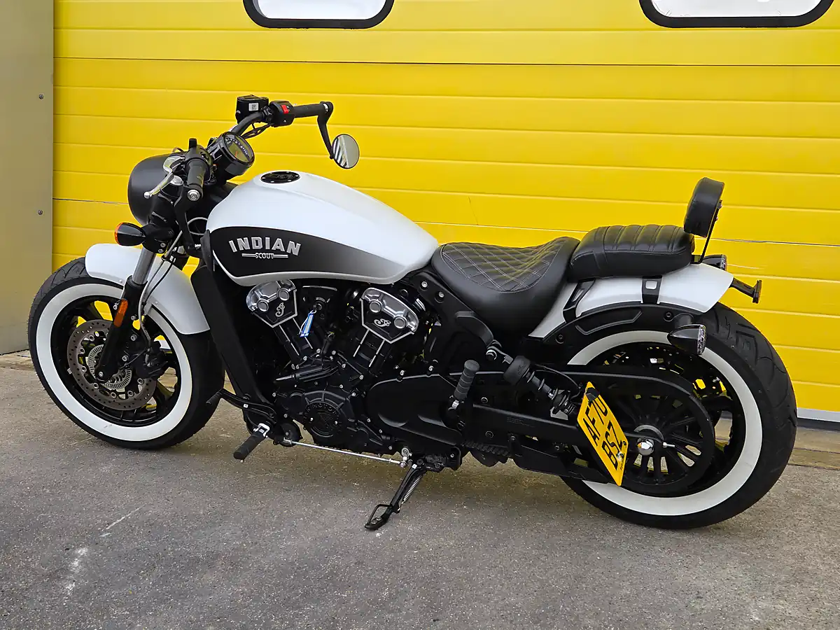 Used 2020 Indian Scout Bobber White - Interior and Exterior details 6