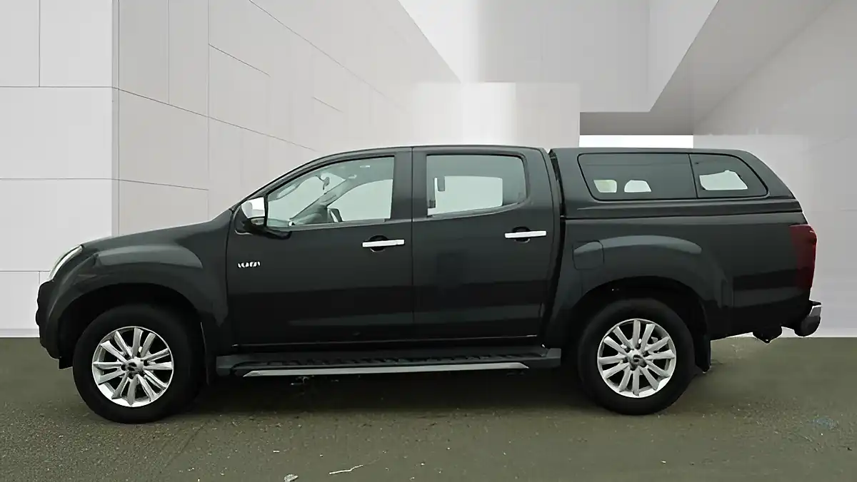 Used 2020 Isuzu D-Max Yukon Nav+ Black - Interior and Exterior details 12