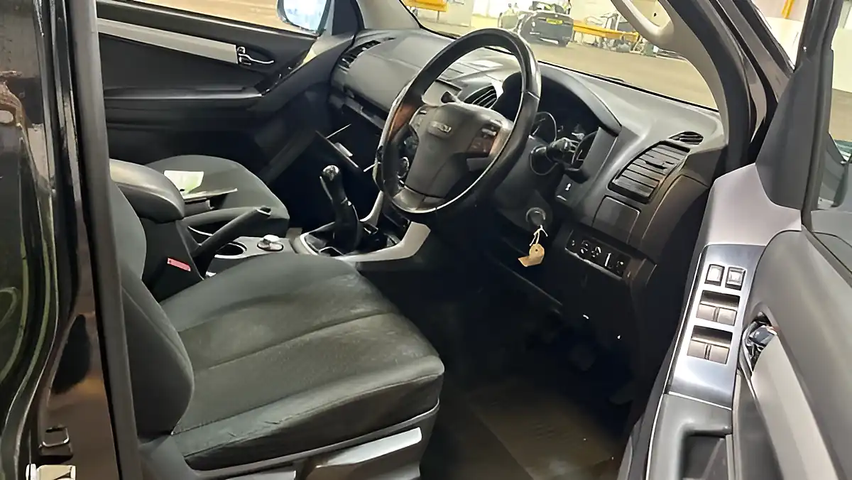 Used 2020 Isuzu D-Max Yukon Nav+ Black - Interior and Exterior details 5