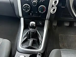 Used 2020 Isuzu D-Max Yukon Silver - Interior and Exterior details 13