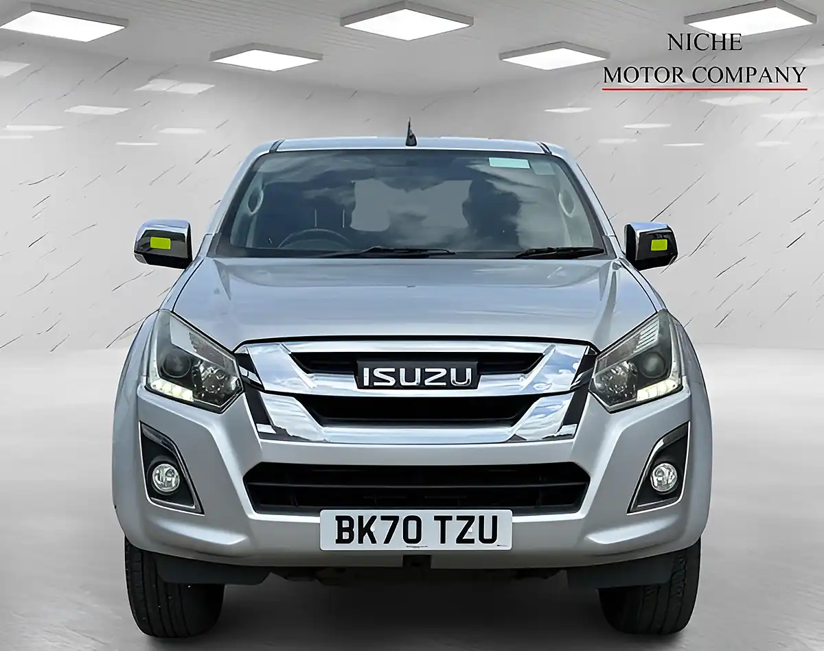 Used 2020 Isuzu D-Max Yukon Silver - Interior and Exterior details 2