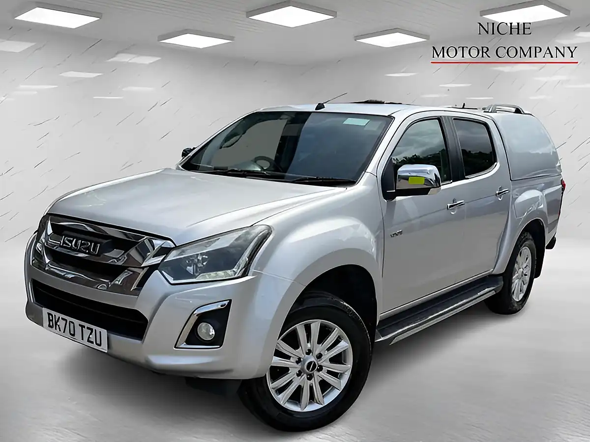 Used 2020 Isuzu D-Max Yukon Silver - Interior and Exterior details 4