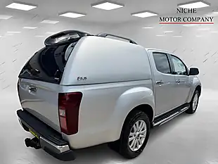 Used 2020 Isuzu D-Max Yukon Silver - Interior and Exterior details 5