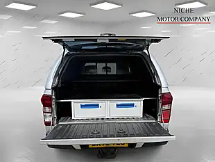 Used 2020 Isuzu D-Max Yukon Silver - Interior and Exterior details 6