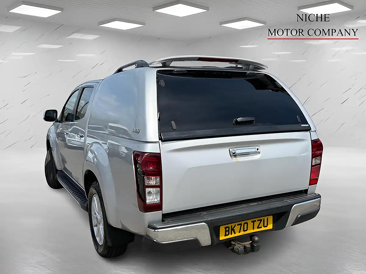 Used 2020 Isuzu D-Max Yukon Silver - Interior and Exterior details 7