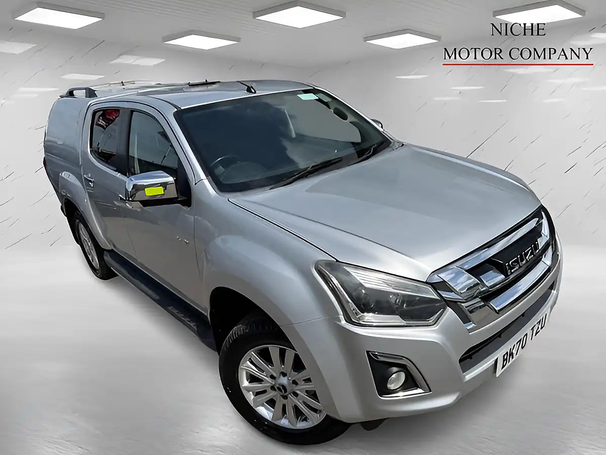 Used 2020 Isuzu D-Max Yukon Silver - Interior and Exterior details 8