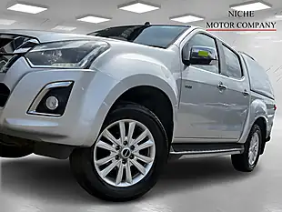 Used 2020 Isuzu D-Max Yukon Silver - Interior and Exterior details 9