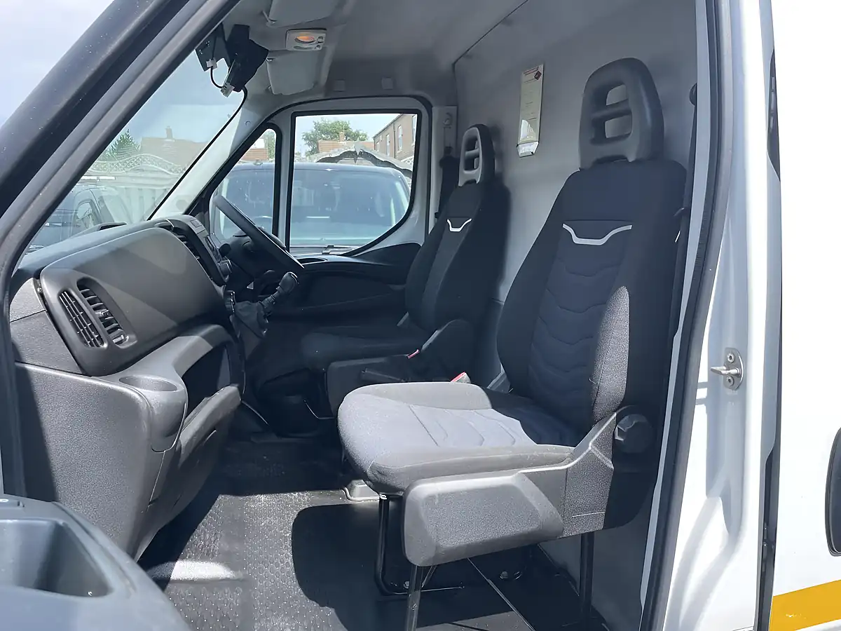 Used 2020 Iveco Daily 35S14 Swb White - Interior and Exterior details 12