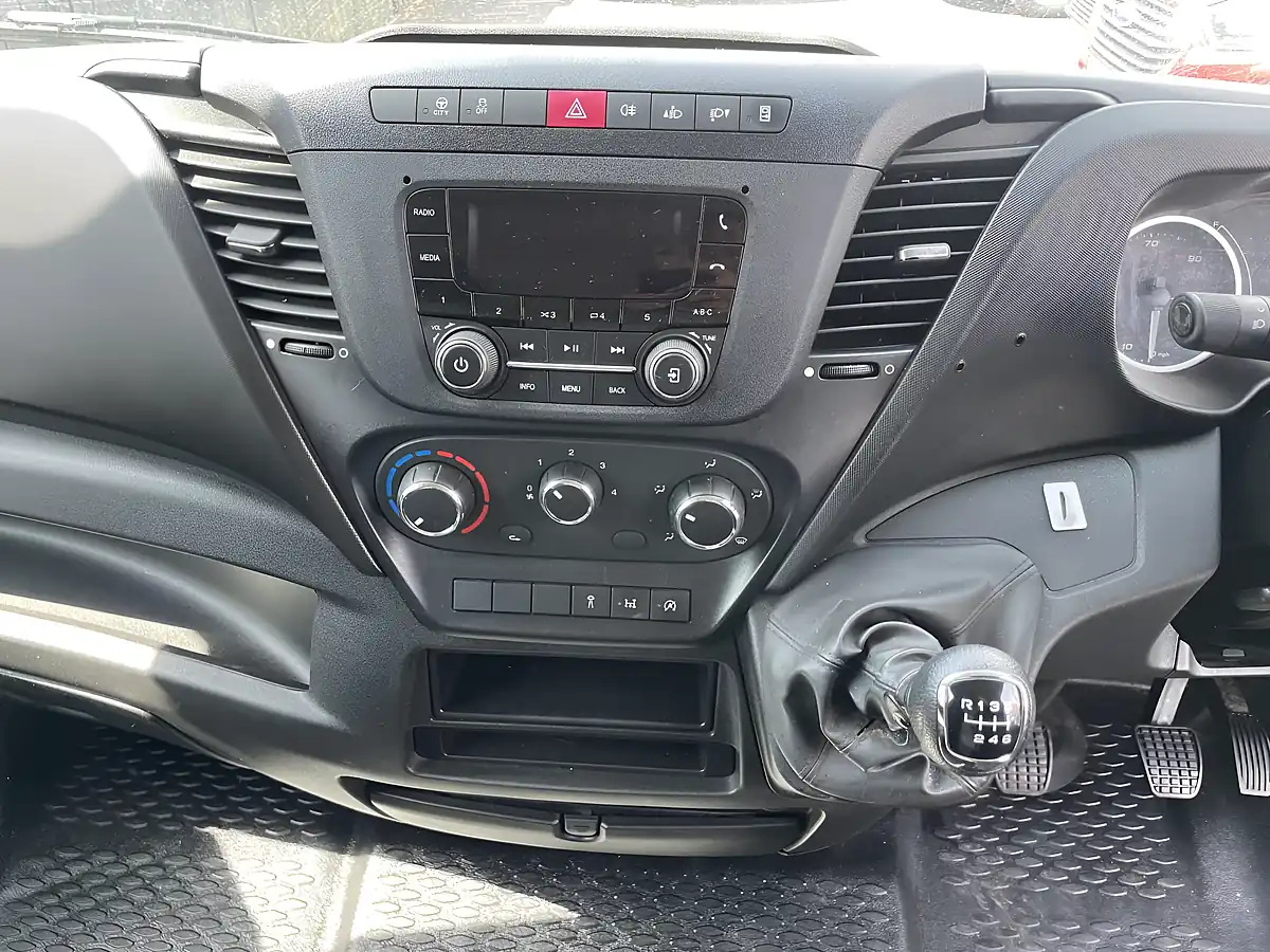 Used 2020 Iveco Daily 35S14 Swb White - Interior and Exterior details 5
